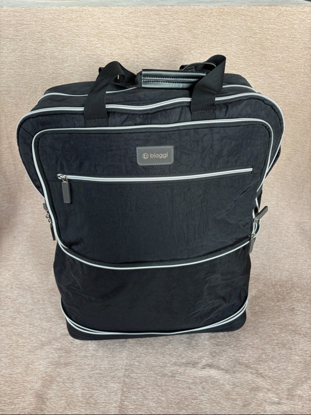 Biaggi Zipsak Expandable Travel Luggage Black with Silver Accent & Zippers - Picture 3 of 8